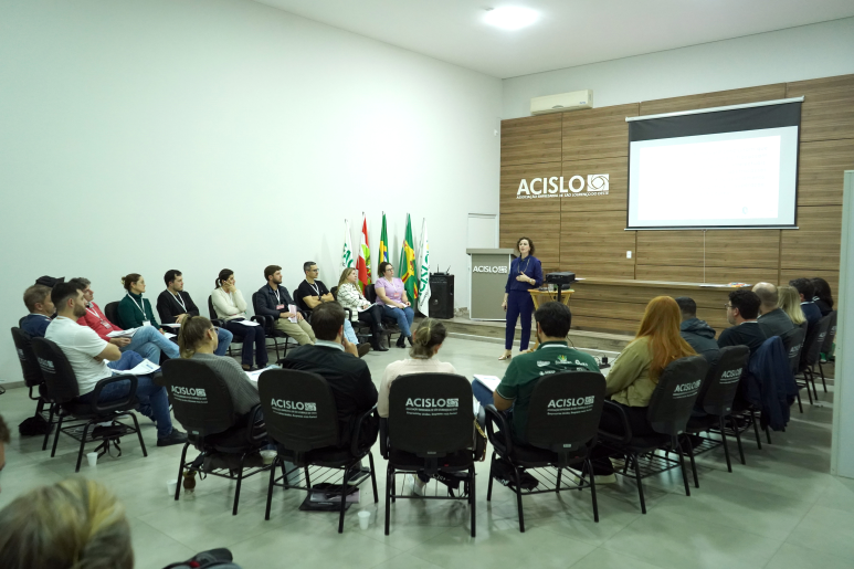 Capa notícia Formação em liderança reúne nucleados da Acislo com foco em inspiração e conexão com equipes