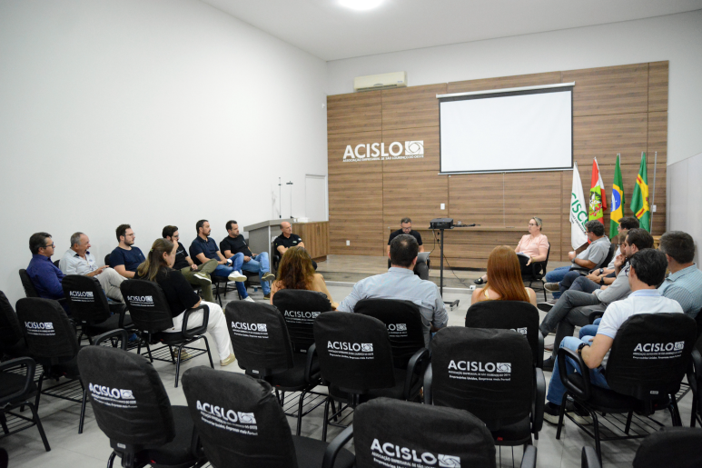 Capa notícia Diretoria da Acislo debate Voz &Uacute;nica e projeta a&ccedil;&otilde;es para o ano